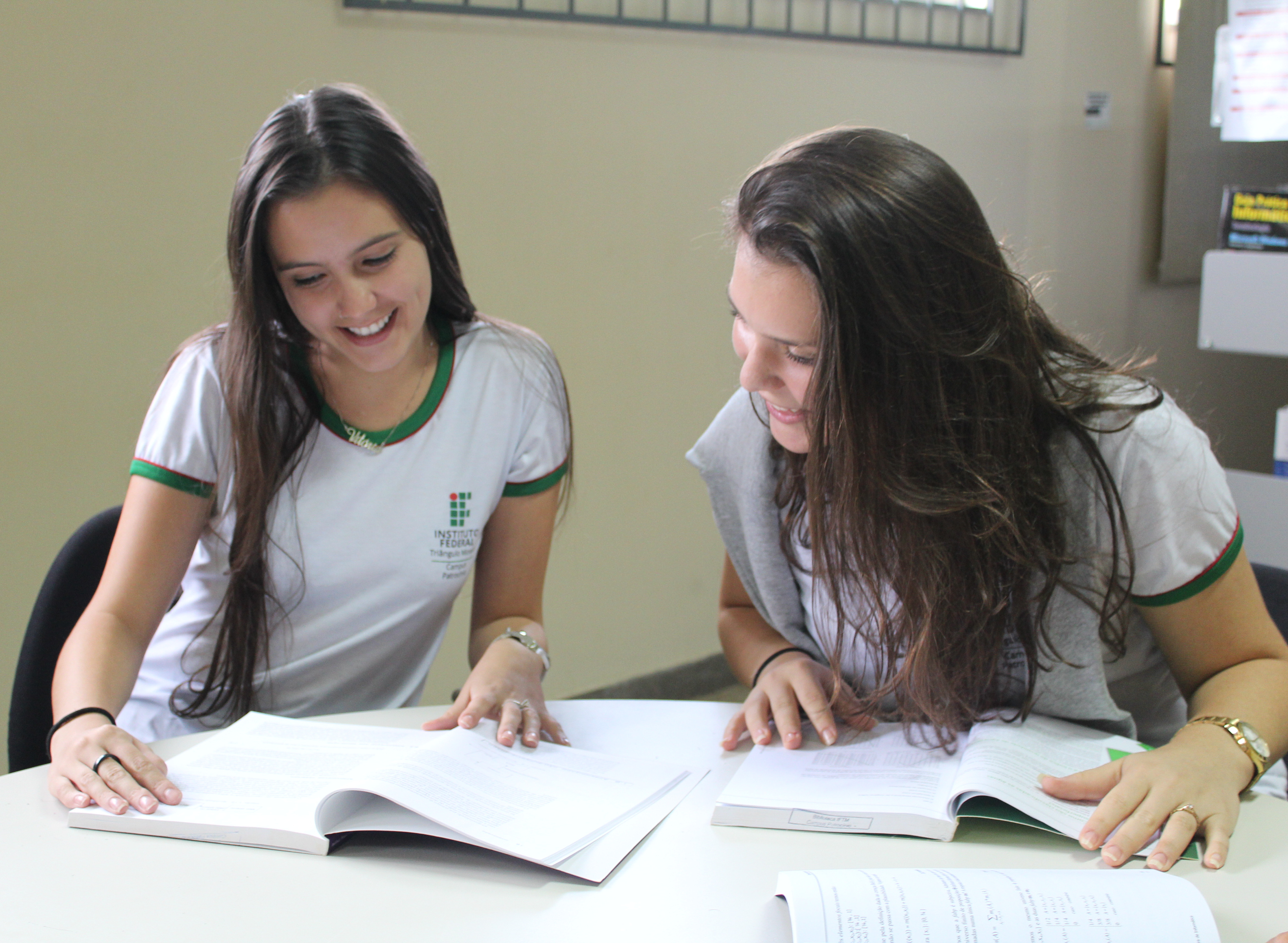 IFTM CONCURSO PARA ESCOLHA DO PATRONO DA BIBLIOTECA DO CAMPUS PATROCÍNIO